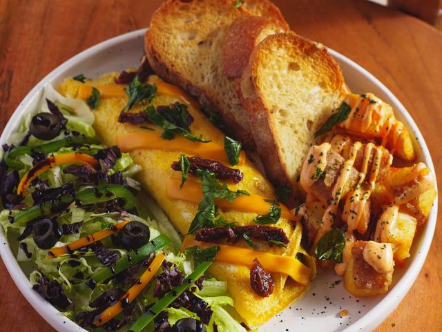 Classic Spinach Omelette