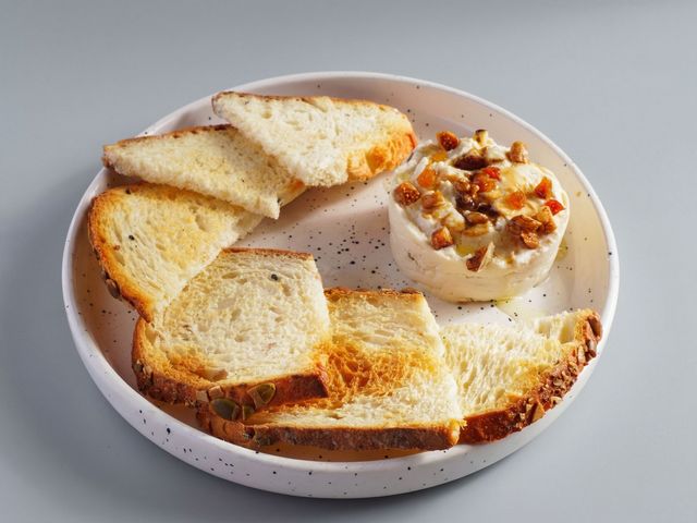 Nutty Fig Ricotta Cheese Dip